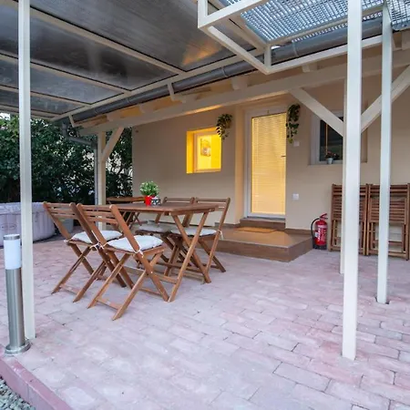 Palmy Apartment *